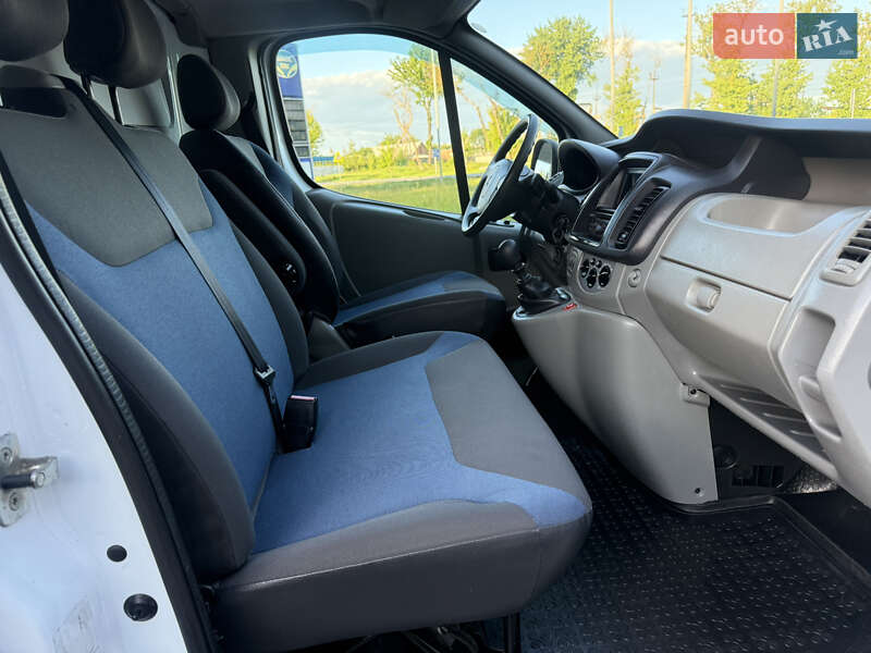 Вантажний фургон Renault Trafic 2012 в Старокостянтинові