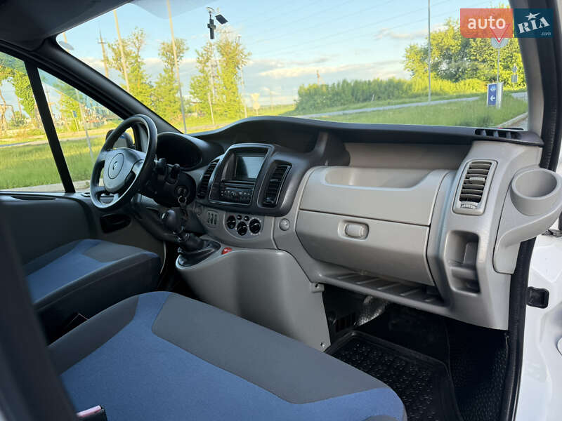 Вантажний фургон Renault Trafic 2012 в Старокостянтинові