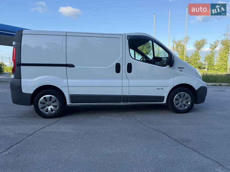 Вантажний фургон Renault Trafic 2012 в Старокостянтинові