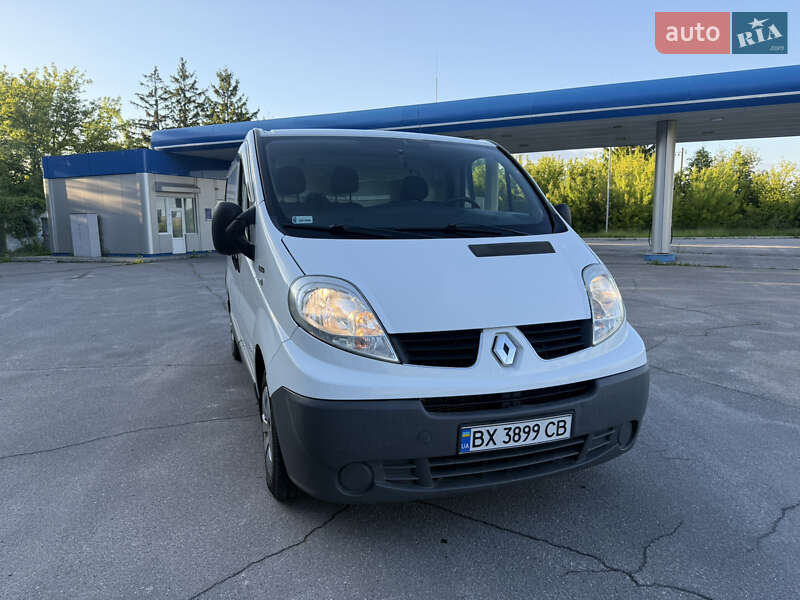 Вантажний фургон Renault Trafic 2012 в Старокостянтинові