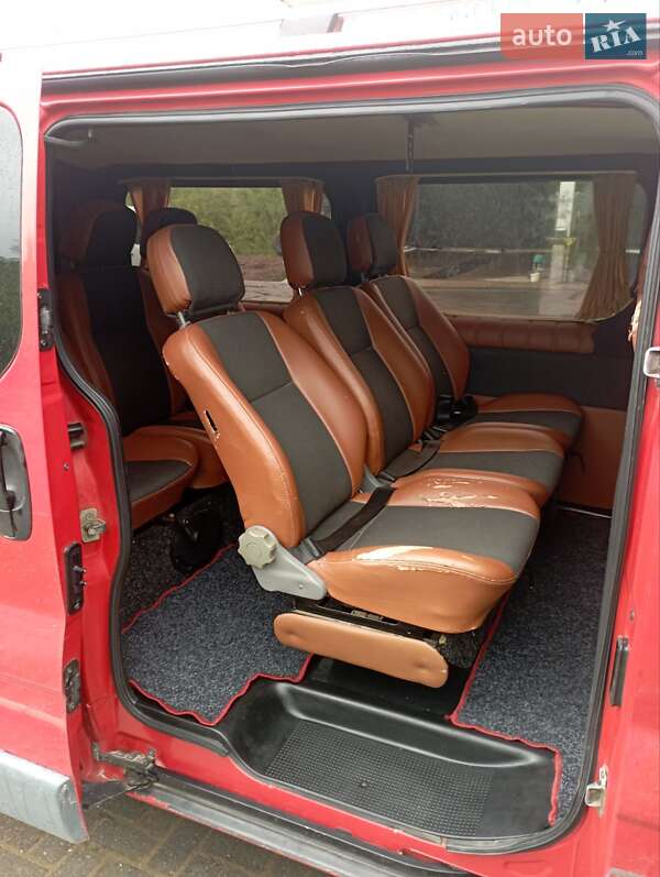 Мінівен Renault Trafic 2007 в Путилі фото 11 Мінівен Renault Trafic 2007 в Путилі