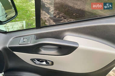 Минивэн Renault Trafic 2018 в 