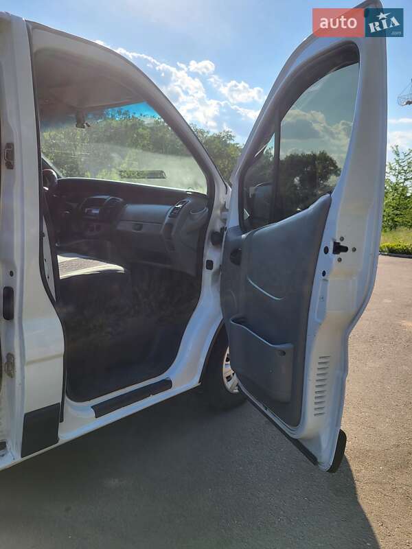 Минивэн Renault Trafic 2003 в Березовке