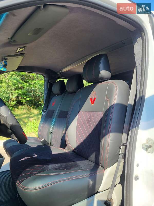 Минивэн Renault Trafic 2003 в Березовке