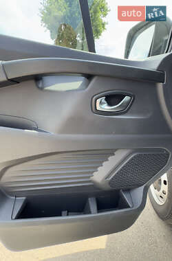 Грузовой фургон Renault Trafic 2021 в 