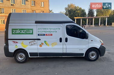 Вантажний фургон Renault Trafic 2006 в Кривому Розі