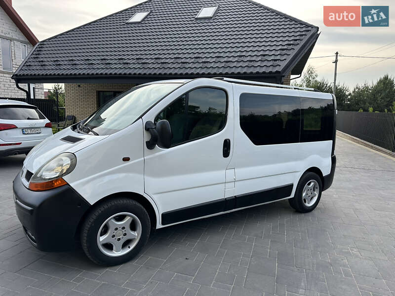 Мінівен Renault Trafic 2003 в 