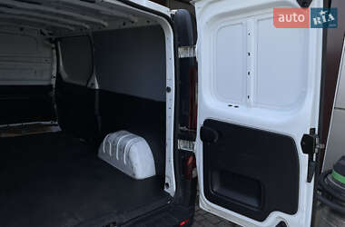 Грузовой фургон Renault Trafic 2016 в 