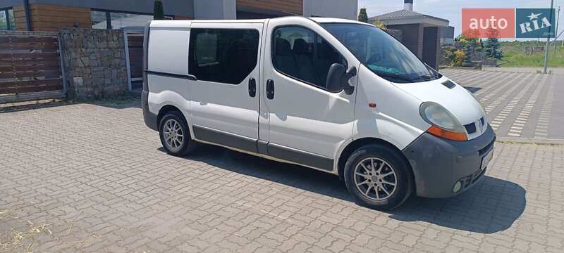 Минивэн Renault Trafic 2003 в Стрые