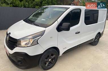 Вантажопасажирський фургон Renault Trafic 2015 в Ковелі