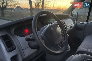 Грузовой фургон Renault Trafic 2004 в 