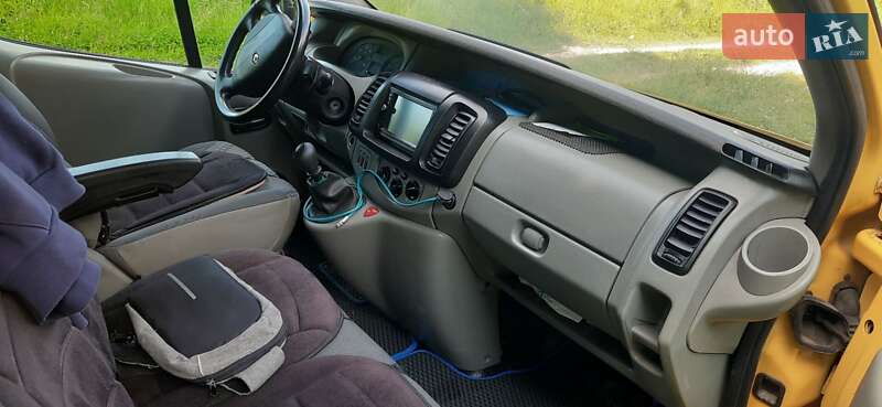 Минивэн Renault Trafic 2007 в Новом Роздоле