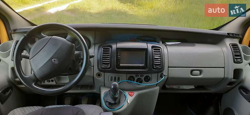 Минивэн Renault Trafic 2007 в Новом Роздоле