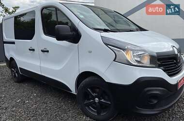 Грузопассажирский фургон Renault Trafic 2015 в 