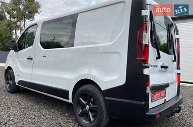 Грузопассажирский фургон Renault Trafic 2015 в 