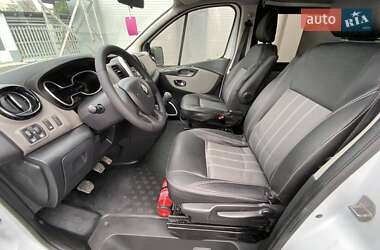 Грузопассажирский фургон Renault Trafic 2015 в 