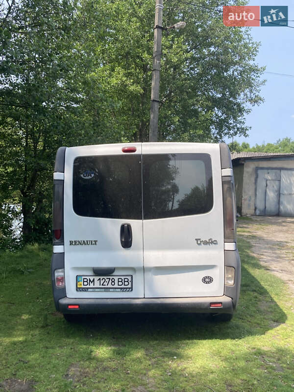 Мінівен Renault Trafic 2005 в Свессе