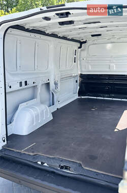 Грузовой фургон Renault Trafic 2022 в 