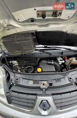 Минивэн Renault Trafic 2013 в 