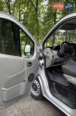 Минивэн Renault Trafic 2013 в 