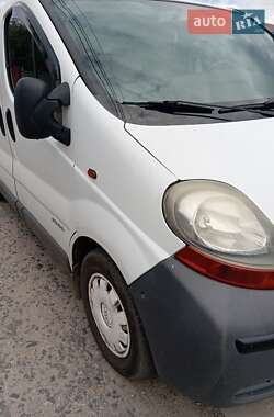 Грузопассажирский фургон Renault Trafic 2005 в 
