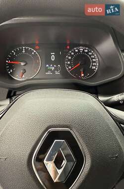 Минивэн Renault Trafic 2022 в 
