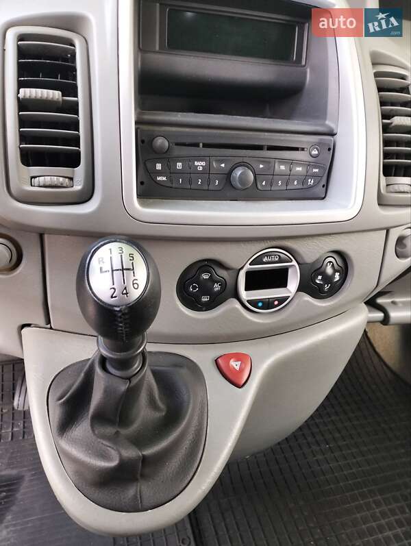 Минивэн Renault Trafic 2011 в Ивано-Франковске