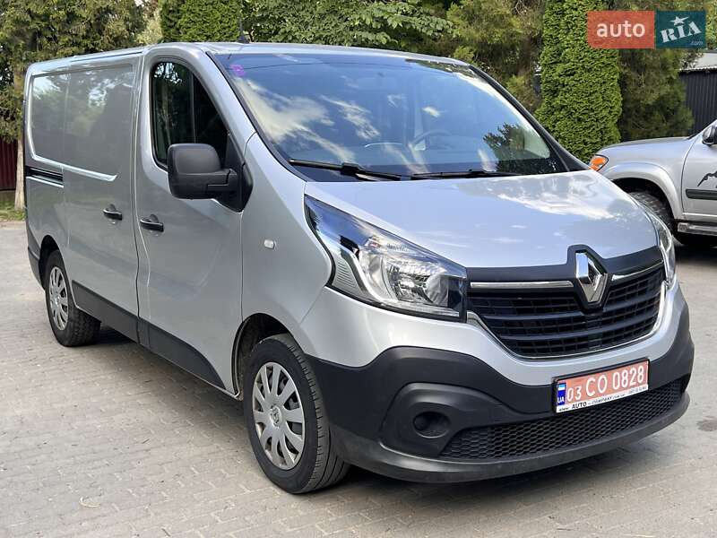 Вантажний фургон Renault Trafic 2021 в Чернівцях