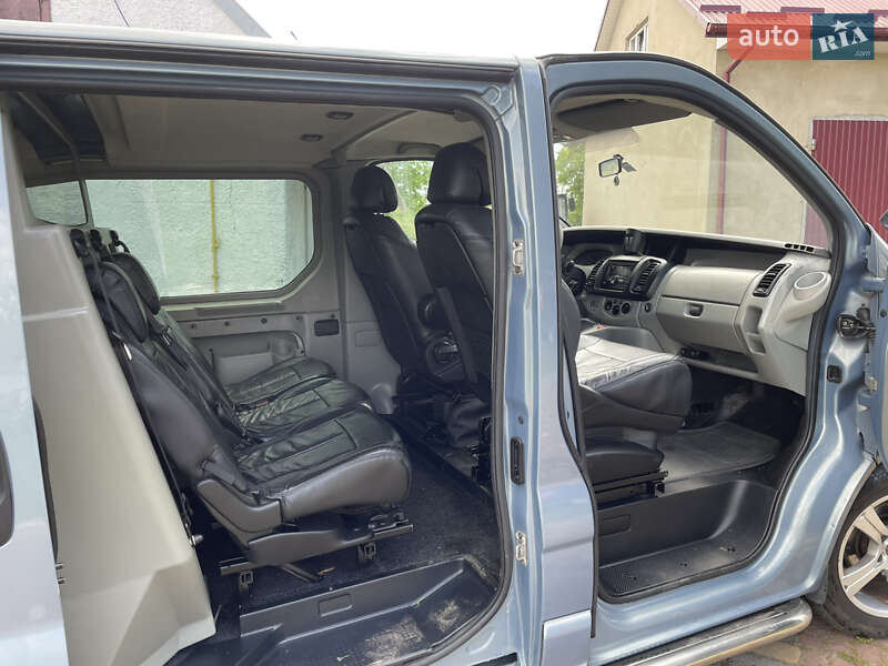 Вантажопасажирський фургон Renault Trafic 2007 в Городку