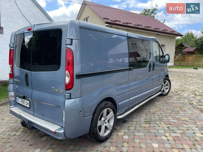 Вантажопасажирський фургон Renault Trafic 2007 в Городку