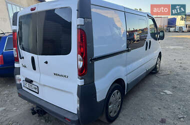 Минивэн Renault Trafic 2007 в Долине