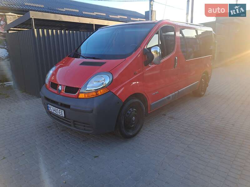 Мінівен Renault Trafic 2004 в 