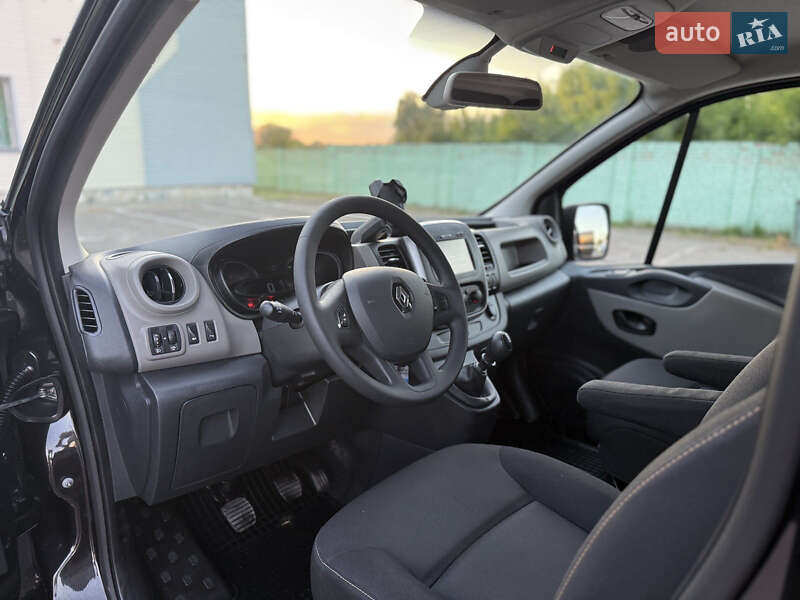 Минивэн Renault Trafic 2017 в Дубно