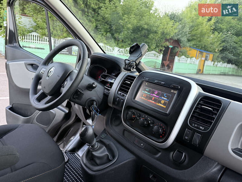 Минивэн Renault Trafic 2017 в Дубно