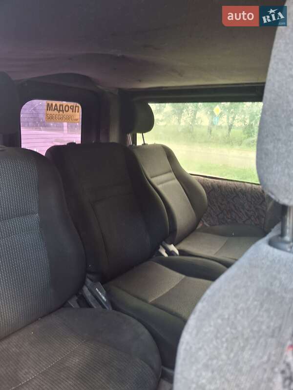 Минивэн Renault Trafic 2002 в Ромнах