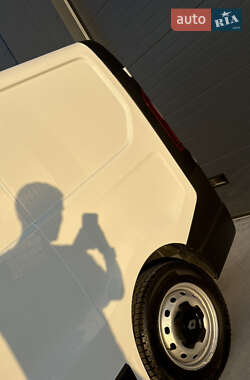 Грузовой фургон Renault Trafic 2020 в 