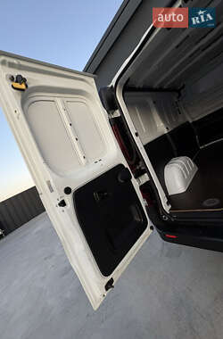 Грузовой фургон Renault Trafic 2020 в 