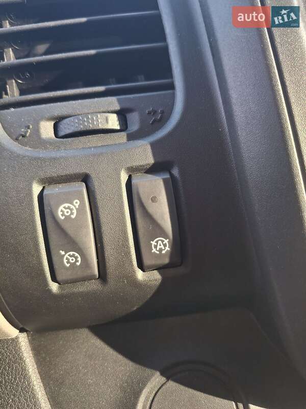 Минивэн Renault Trafic 2015 в Львове фото 20 Минивэн Renault Trafic 2015 в Львове