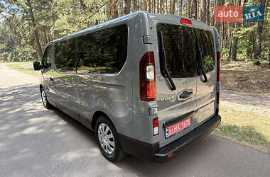 Минивэн Renault Trafic 2017 в 