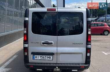 Мінівен Renault Trafic 2015 в 