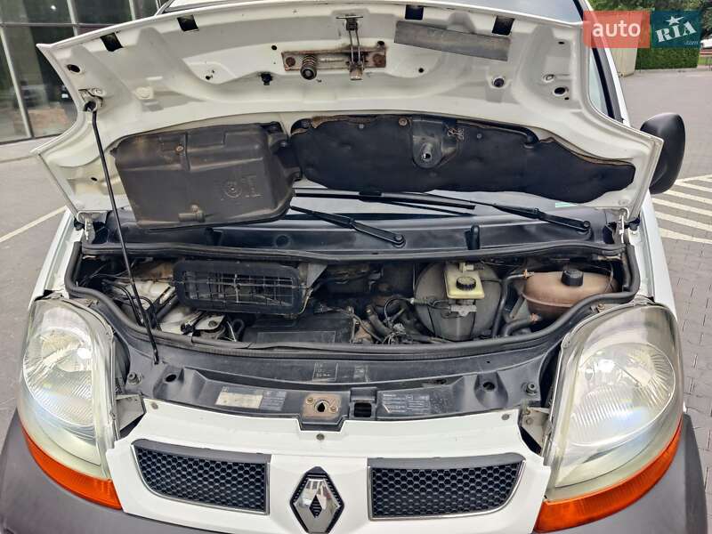 Минивэн Renault Trafic 2002 в Хмельницком