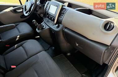 Минивэн Renault Trafic 2015 в 