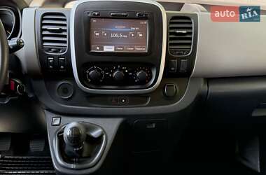 Минивэн Renault Trafic 2015 в 