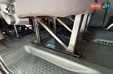 Минивэн Renault Trafic 2015 в 