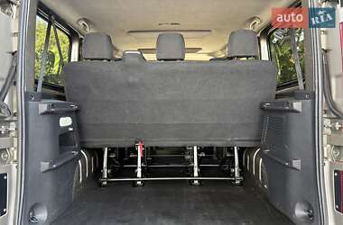 Минивэн Renault Trafic 2015 в 