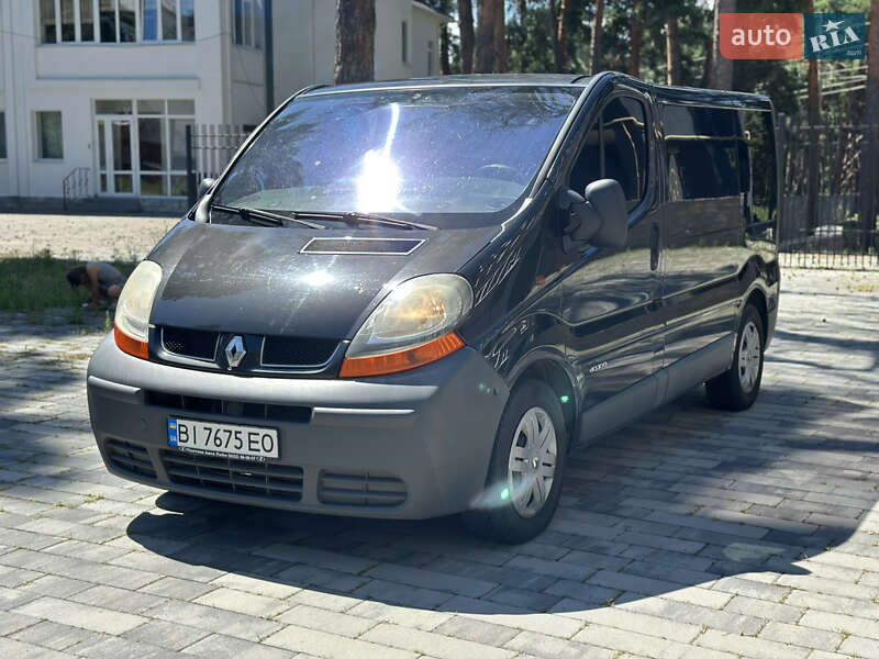 Минивэн Renault Trafic 2005 в Ахтырке