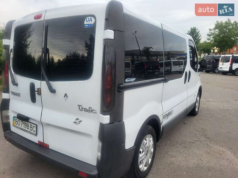 Мінівен Renault Trafic 2004 в Хмельницькому
