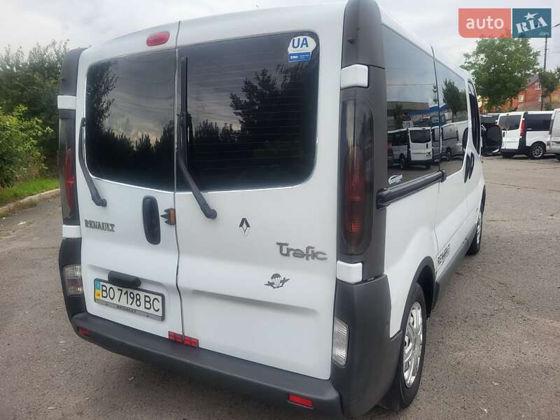 Мінівен Renault Trafic 2004 в Хмельницькому