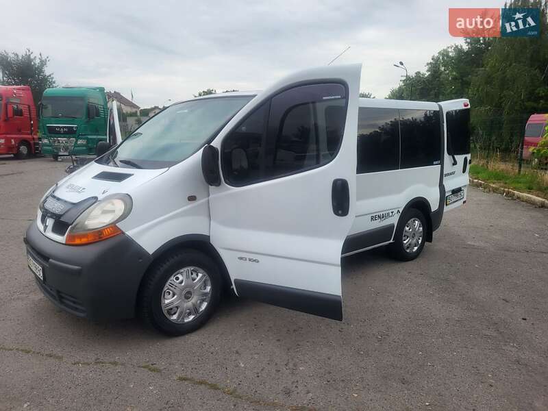 Мінівен Renault Trafic 2004 в Хмельницькому