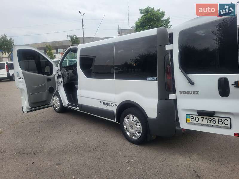 Мінівен Renault Trafic 2004 в Хмельницькому